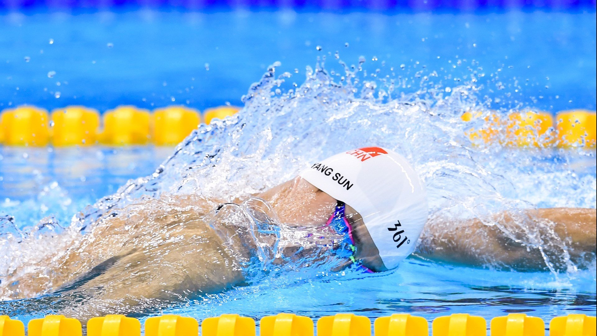 kaiyun网站-丁俊晖与球迷面对面互动现场气氛火爆，丁俊晖!